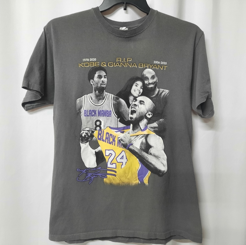 Kobe Bryant Memorial Short Sleeve Tshirt Men's Sz L Basketball Black Mamba Grey